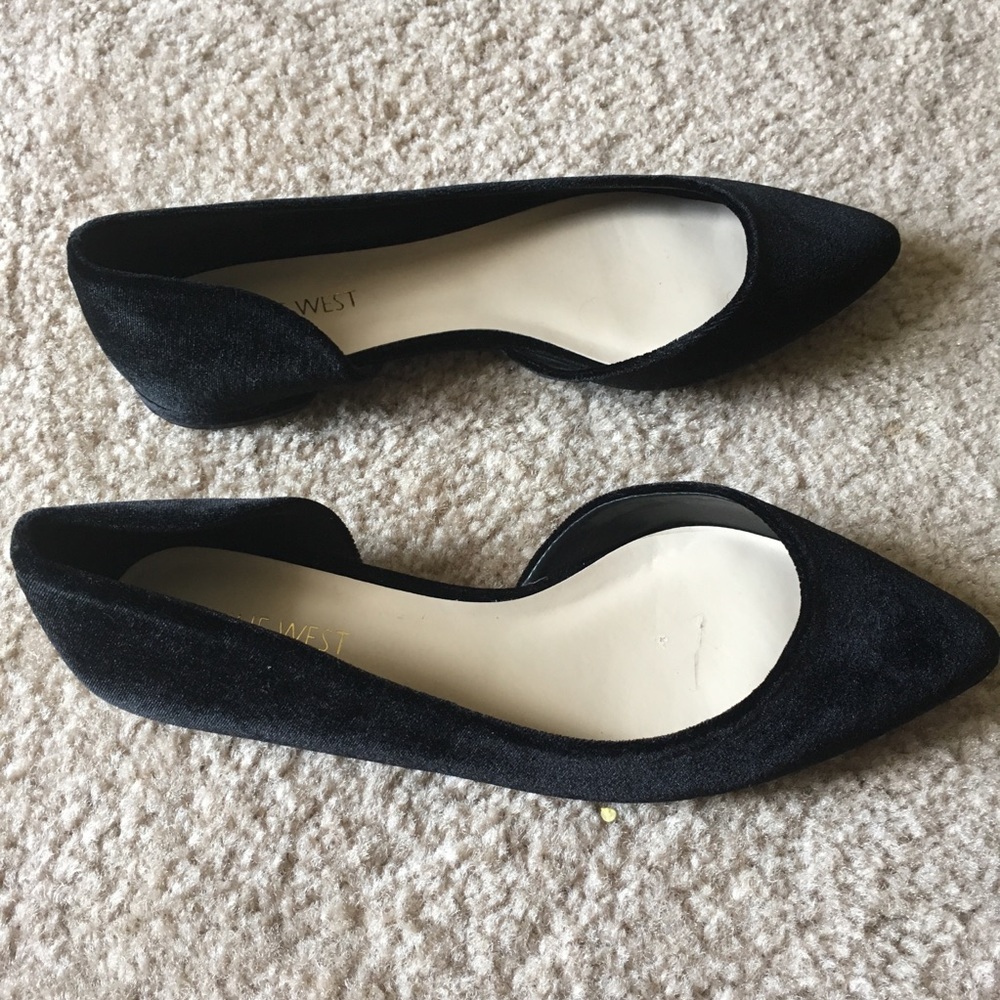 black velvet nine west pointed flats